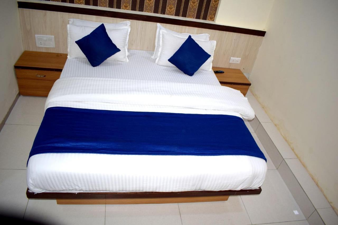 Hotel Peradiot Ahmedabad Ngoại thất bức ảnh