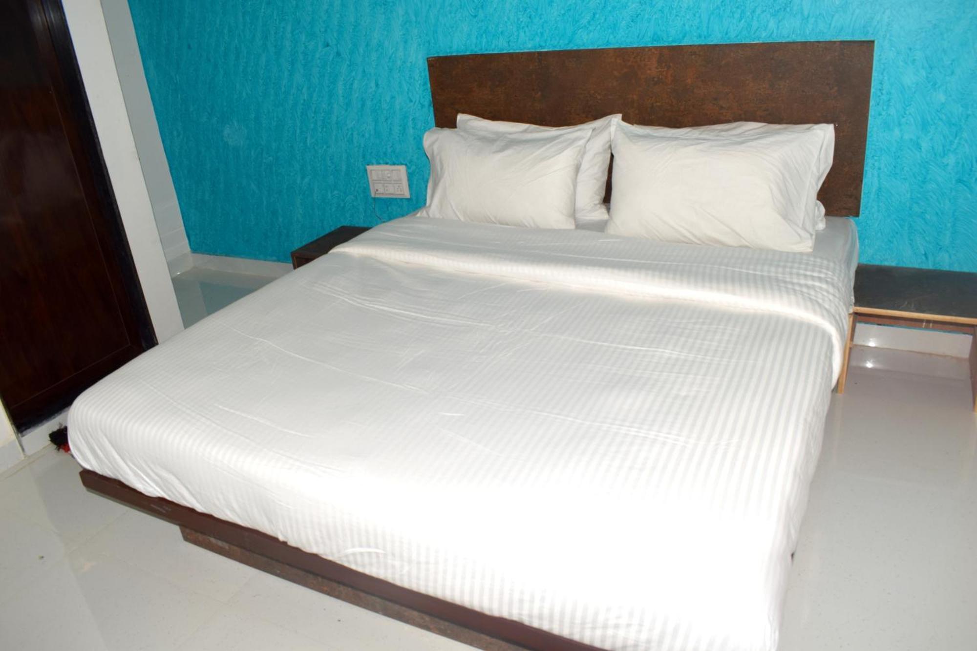Hotel Peradiot Ahmedabad Ngoại thất bức ảnh